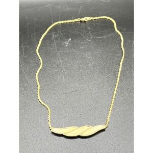 Gold Tone Twisted Bar Necklace Pendant Elegant Minimalist Chain Jewelry